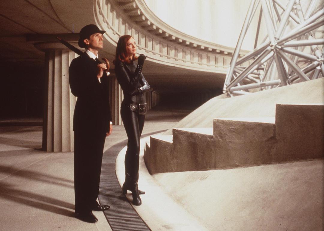 Actors Ralph Fiennes and Uma Thurman star in the 1998 movie 'The Avengers.'