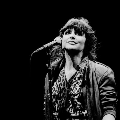 Singer Linda Ronstadt performs on stage at the Poplar Creek Music Theater in Hoffman Estates, Illinois in 1981.
