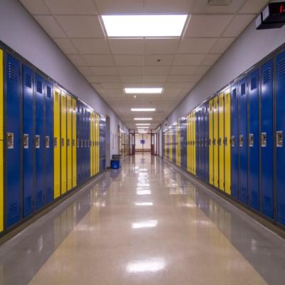 An empty hallway of lockers.