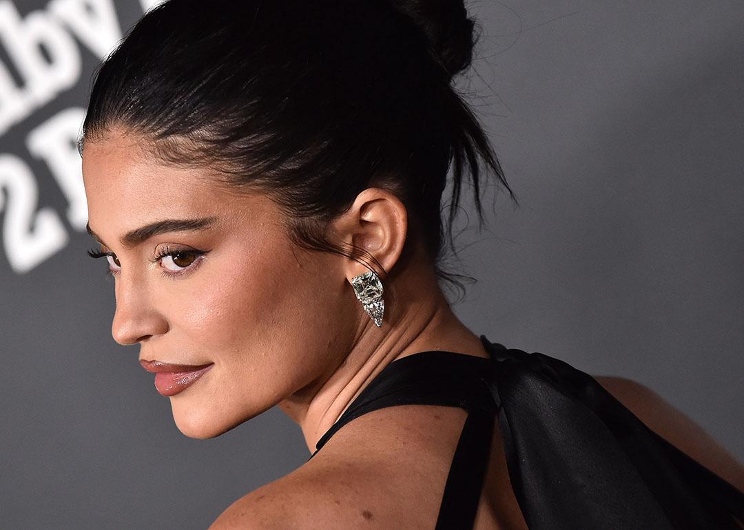 Head and shoulders photo of Kylie Jenner arriving for Baby2Baby Annual Gala on November 12, 2022 in WeHo.