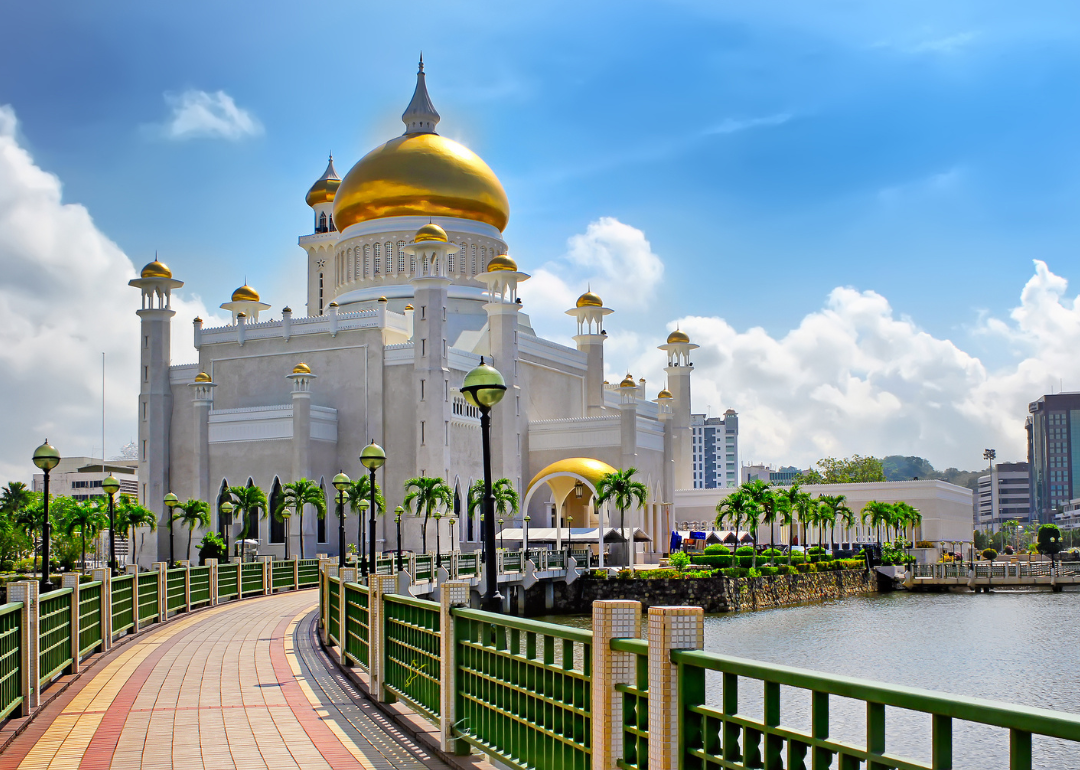 Sultan Omar Ali Saifuddin Mosque.