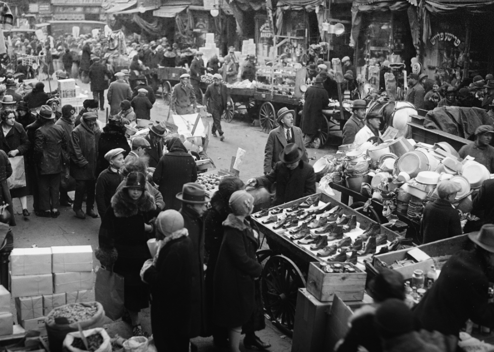 Lower Eastside Pushcarts and shoppers