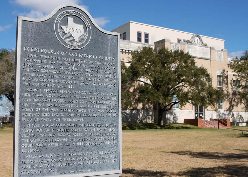 San Patricio County Courthouse in Sinton, Texas