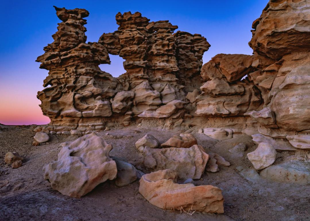 Sunset on the quartzose and gilsonite formations.