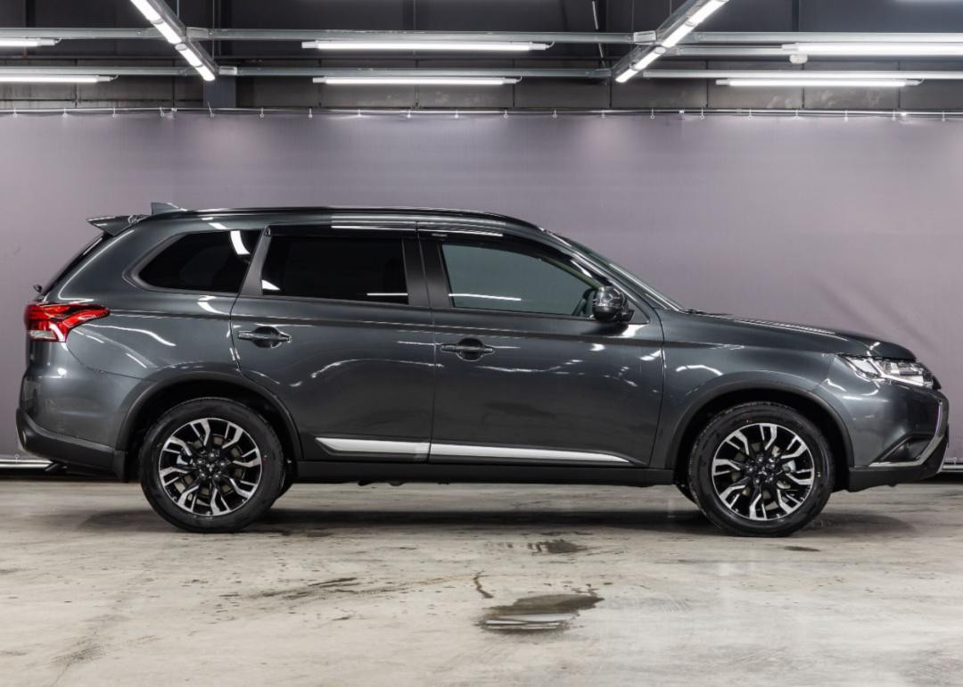 A gray Mitsubishi Outlander.