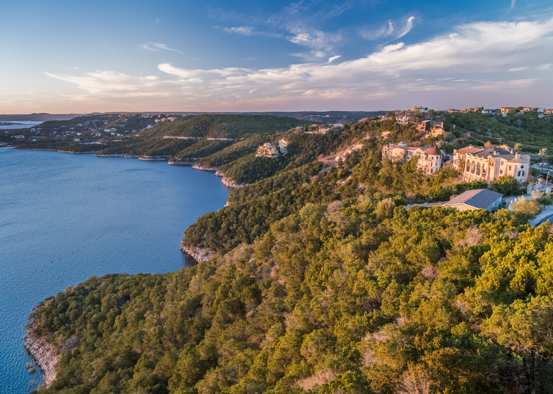 Luxury houses on the coast of Lake Travis in Austin.