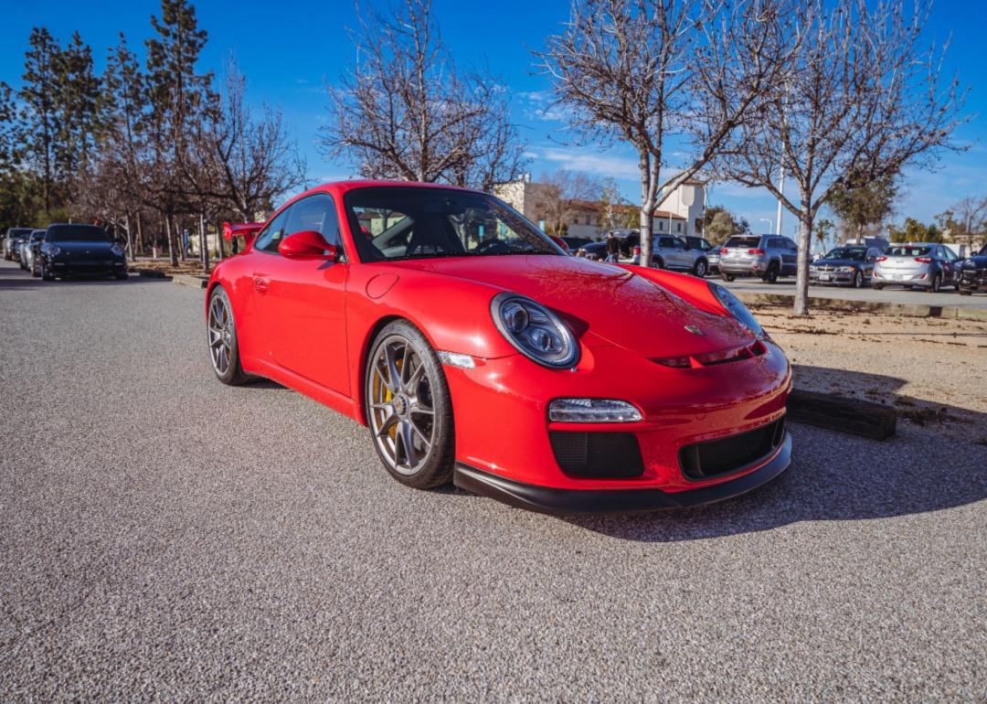 A red Porsche 911 Gt3.