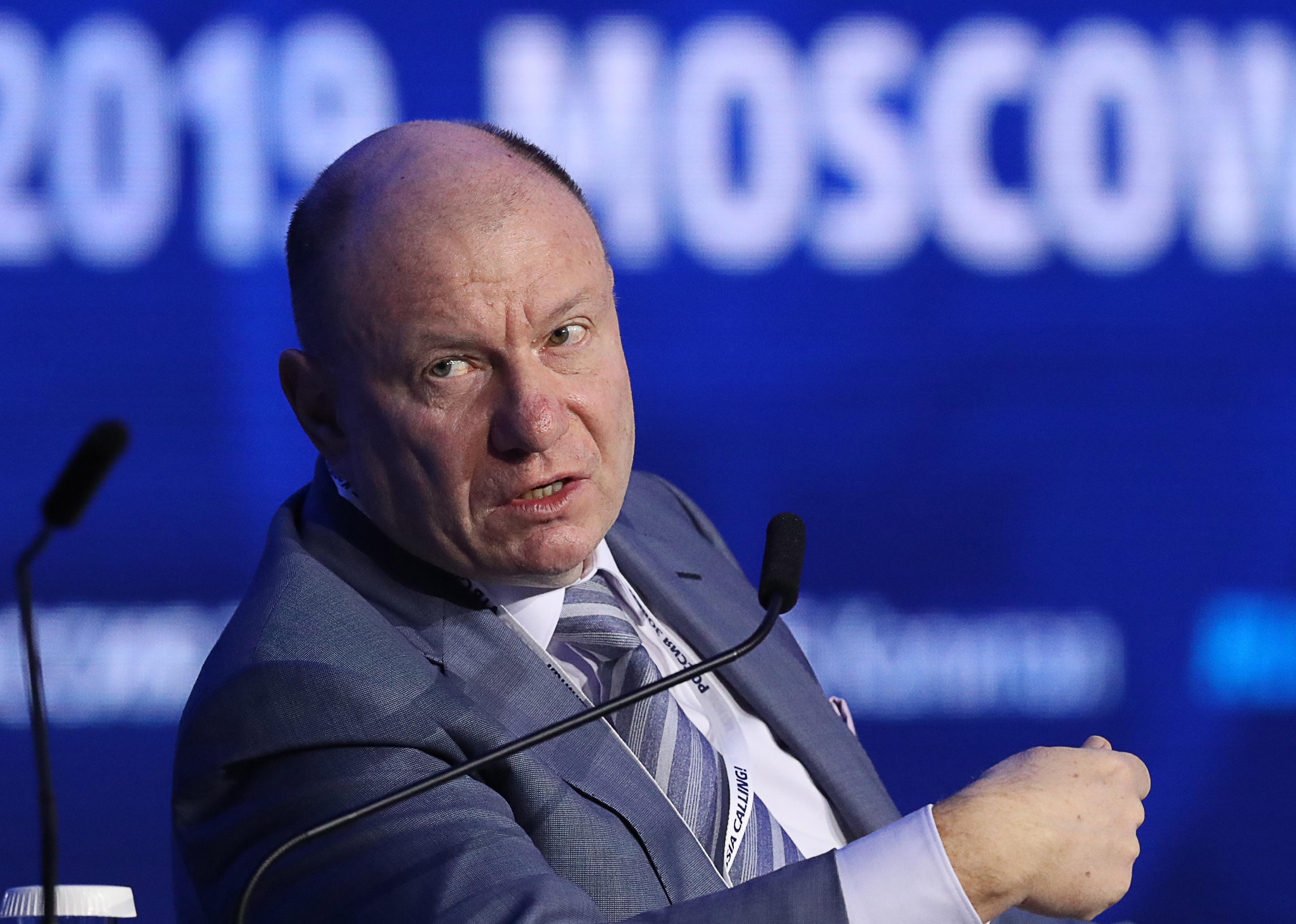 Vladimir Potanin speaks at event.