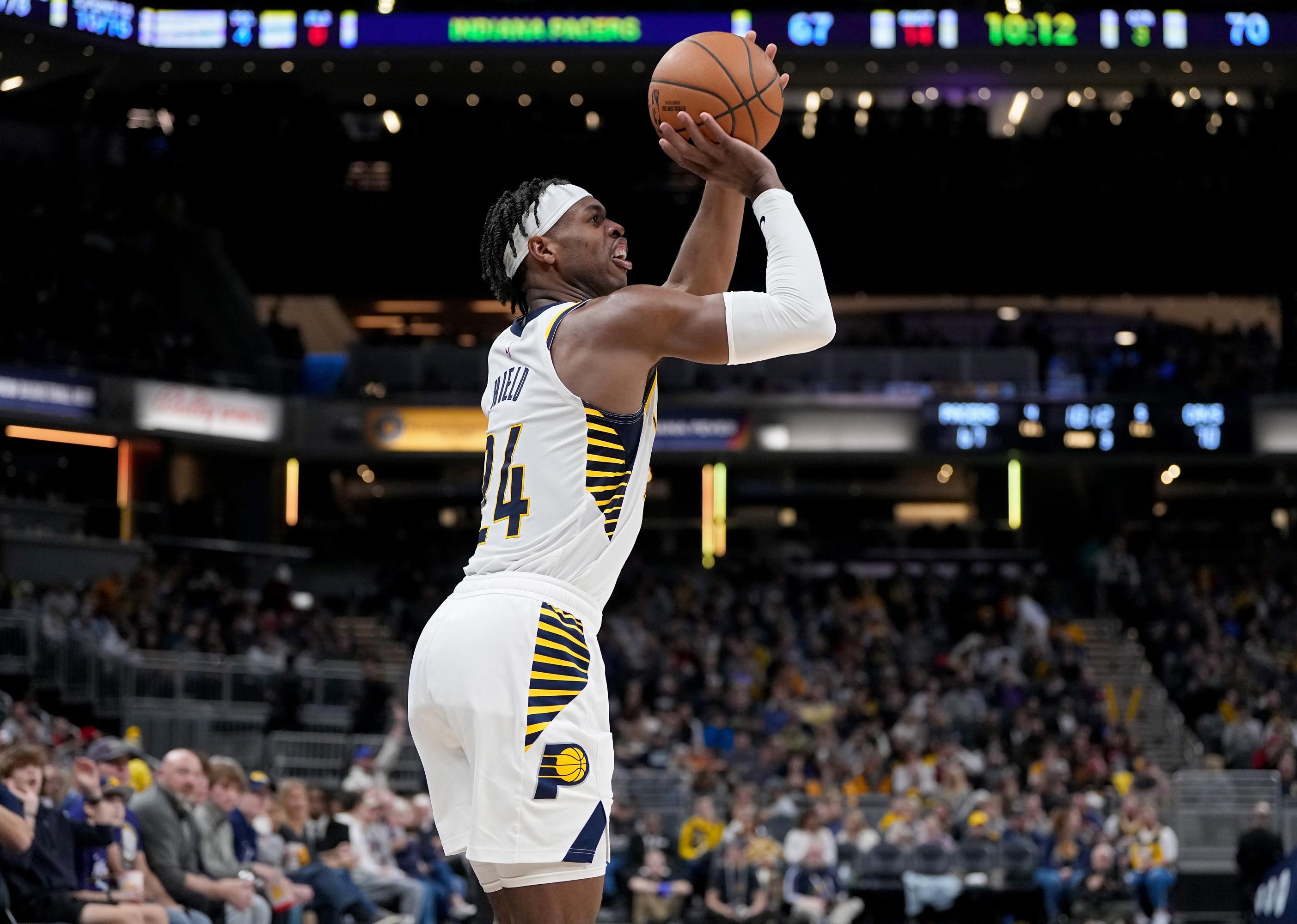 Buddy Hield of the Indiana Pacers shoots in the third quarter against the Cleveland Cavaliers.
