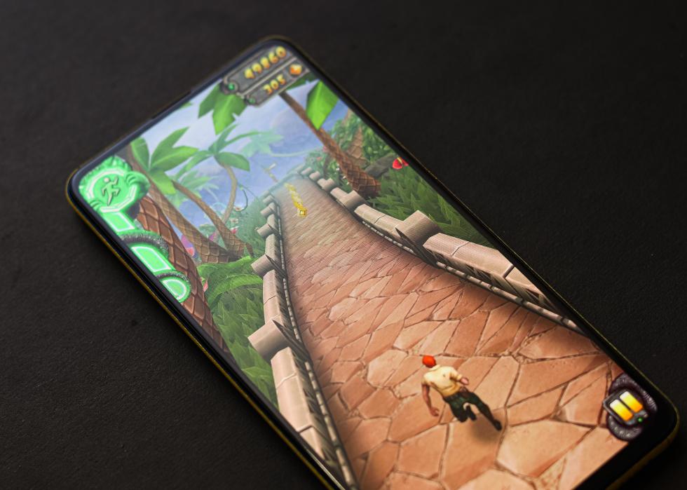 Temple Run 2 game on smartphone.