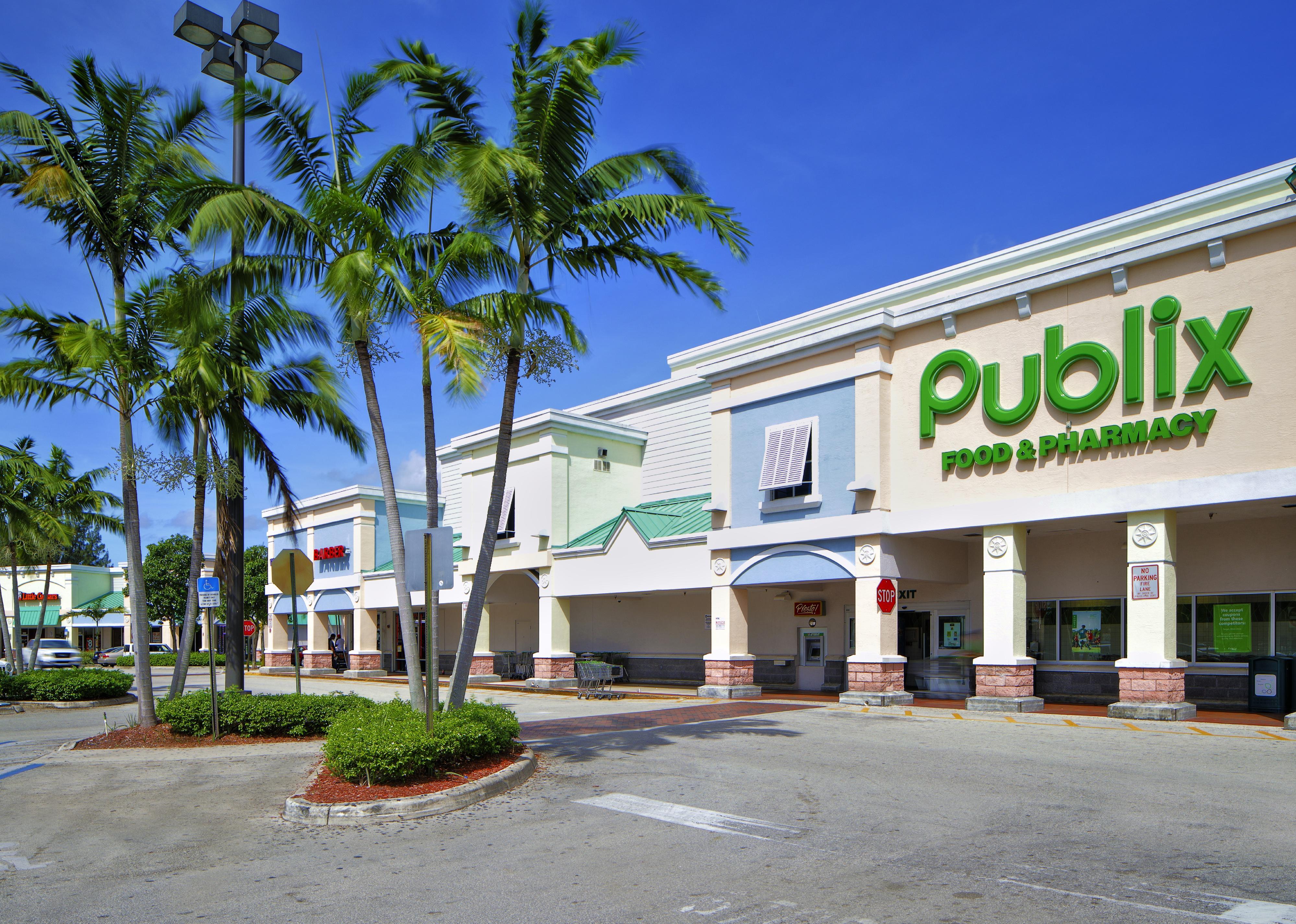Publix storefront.