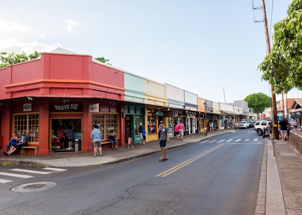 Beach stores and roadway.