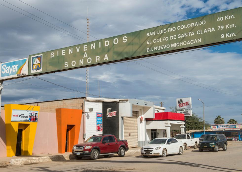 The frontier between Baja California state and Sonora state